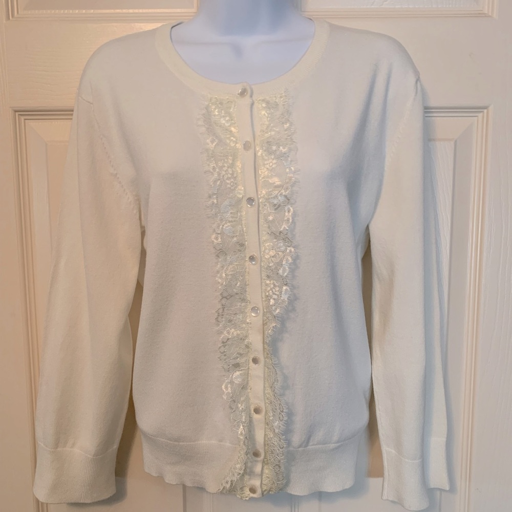 Spense knits ivory button down Cadigan with lace. **BOGO same or less$
